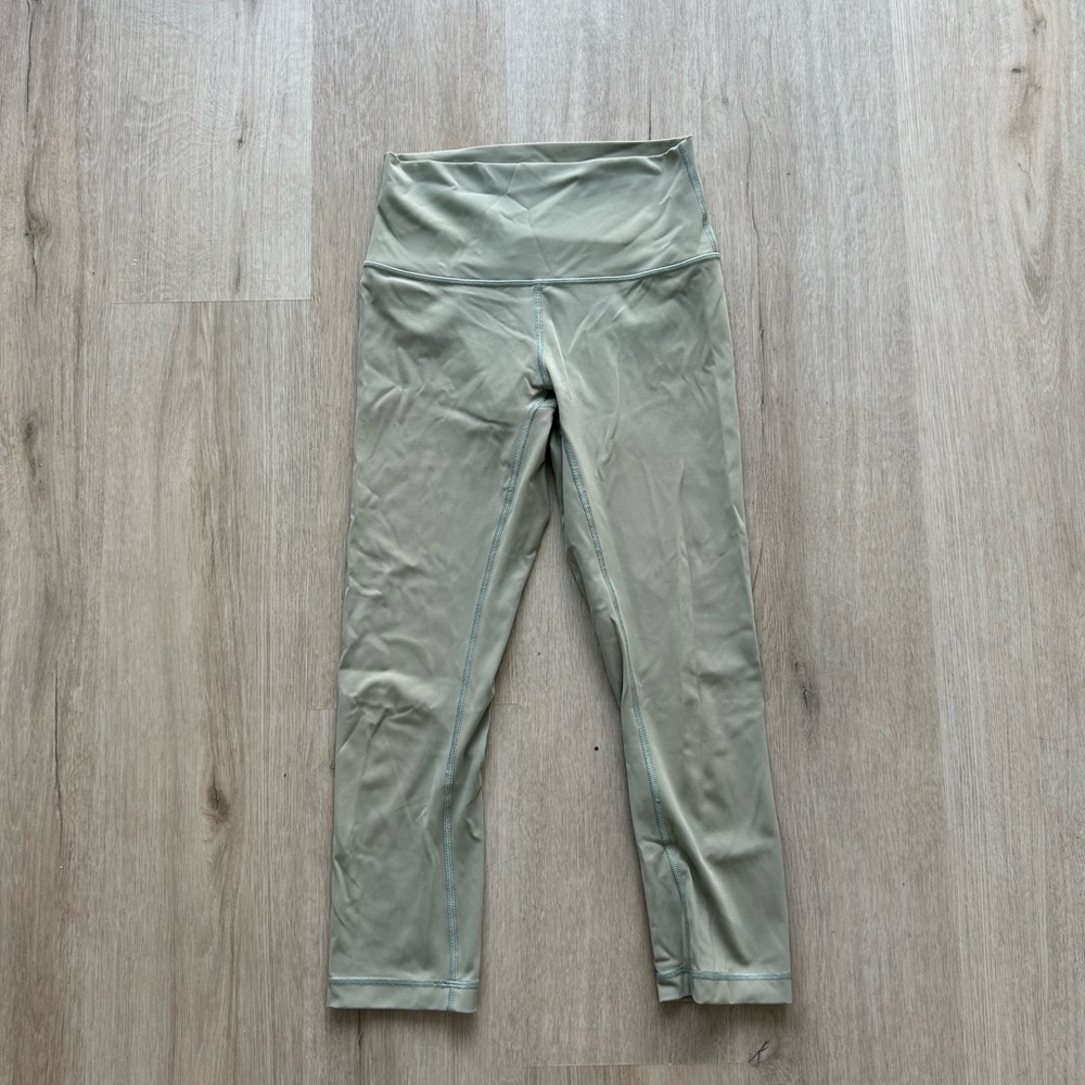 Pale green lululemon cropped leggings
